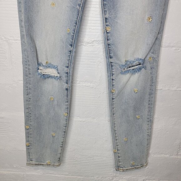 Driftwood Women's Size 24 Jeans Gizelle Distressed Embroidered Flowers - Picture 3 of 5